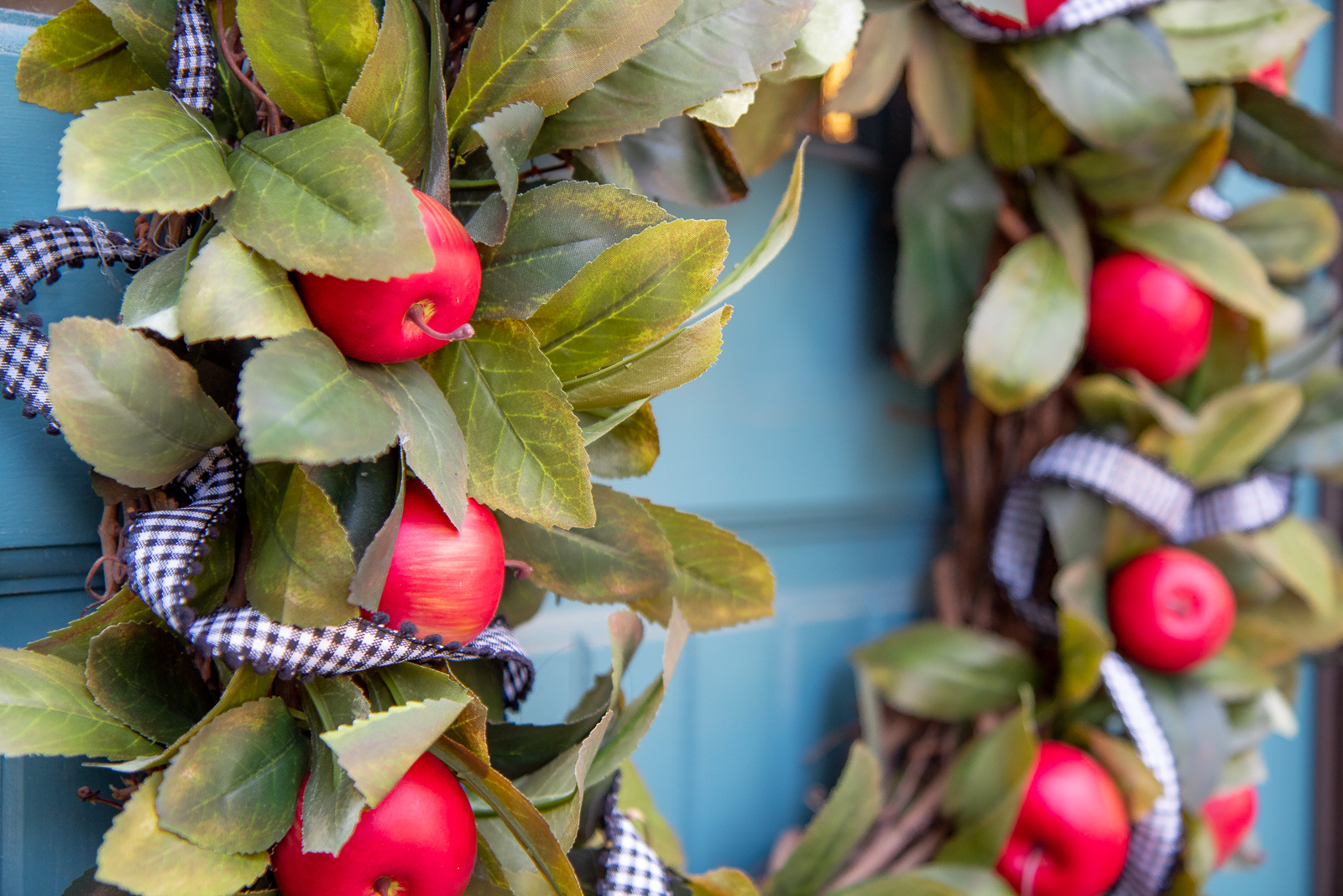 How to make an easy apple fall wreath