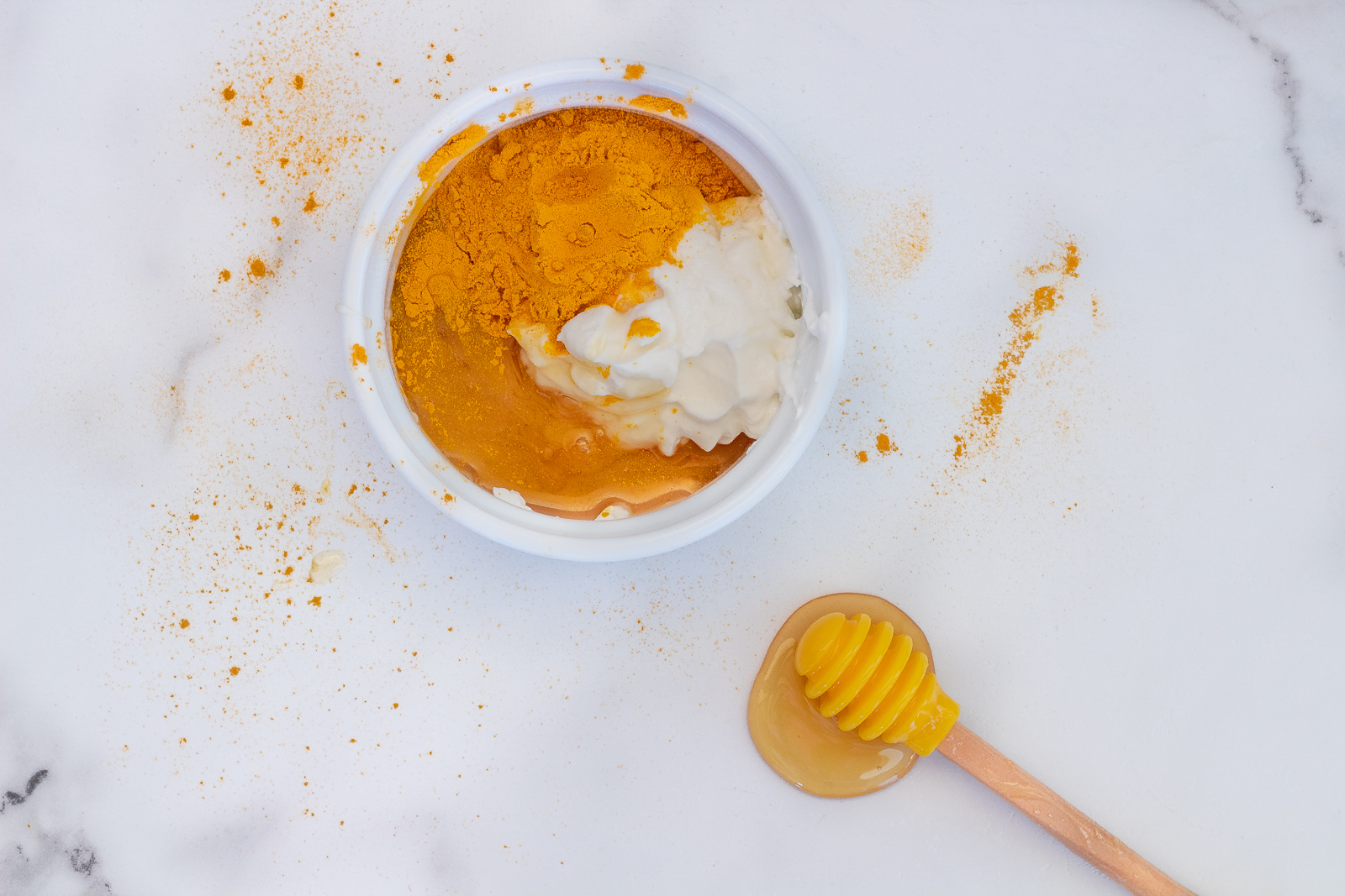 How to make a turmeric face mask with just 3 ingredients.