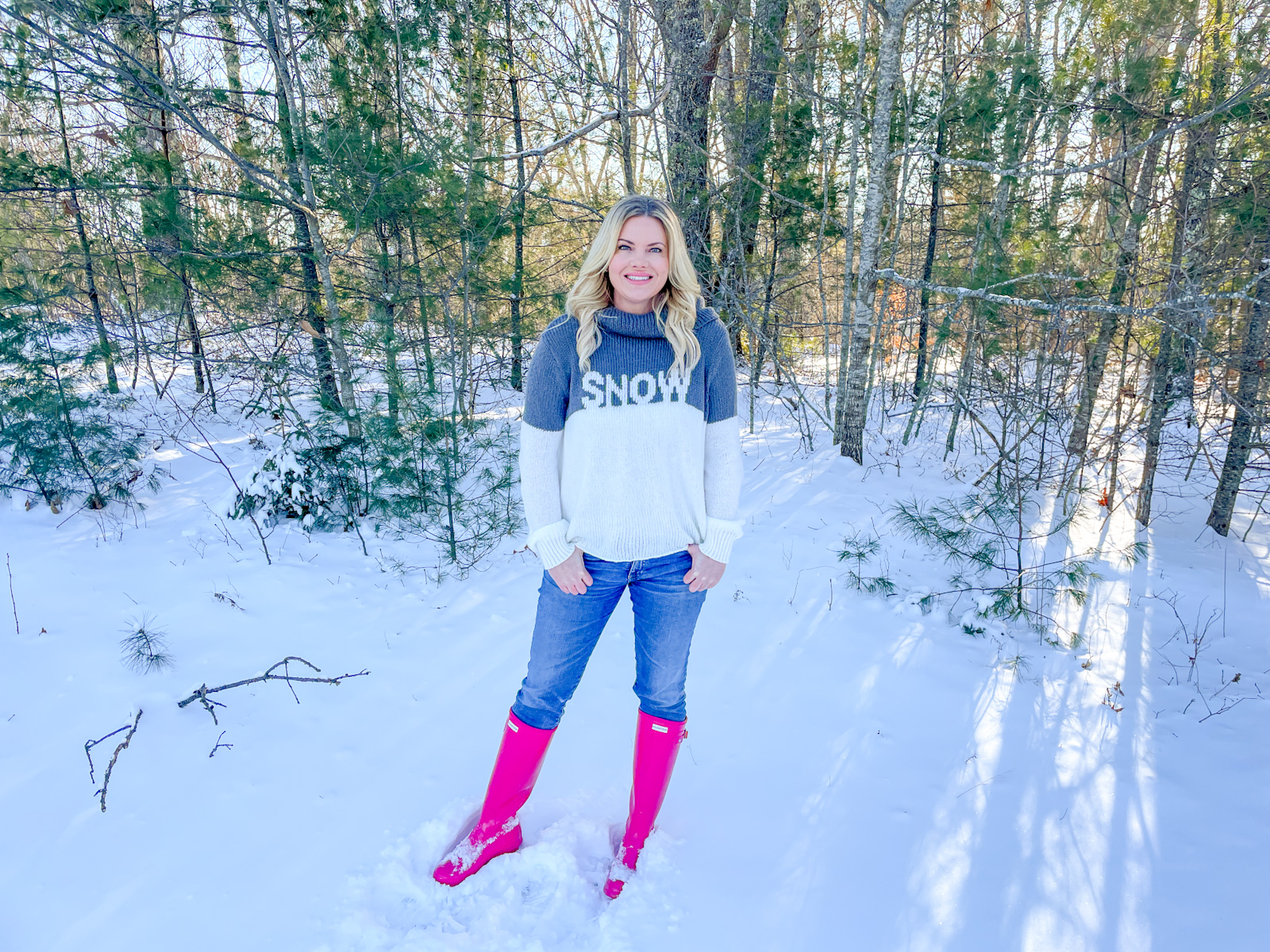 Snow sweater with pink hunter rain boots