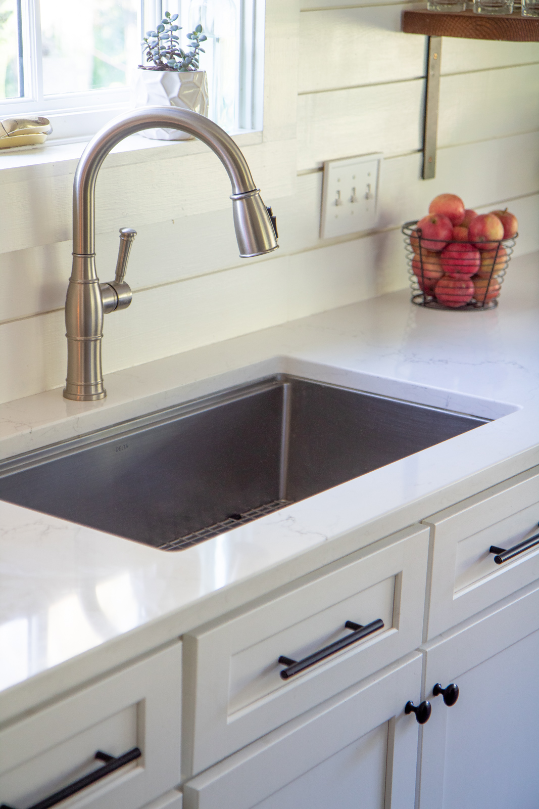 single basin stainless steel kitchen sink