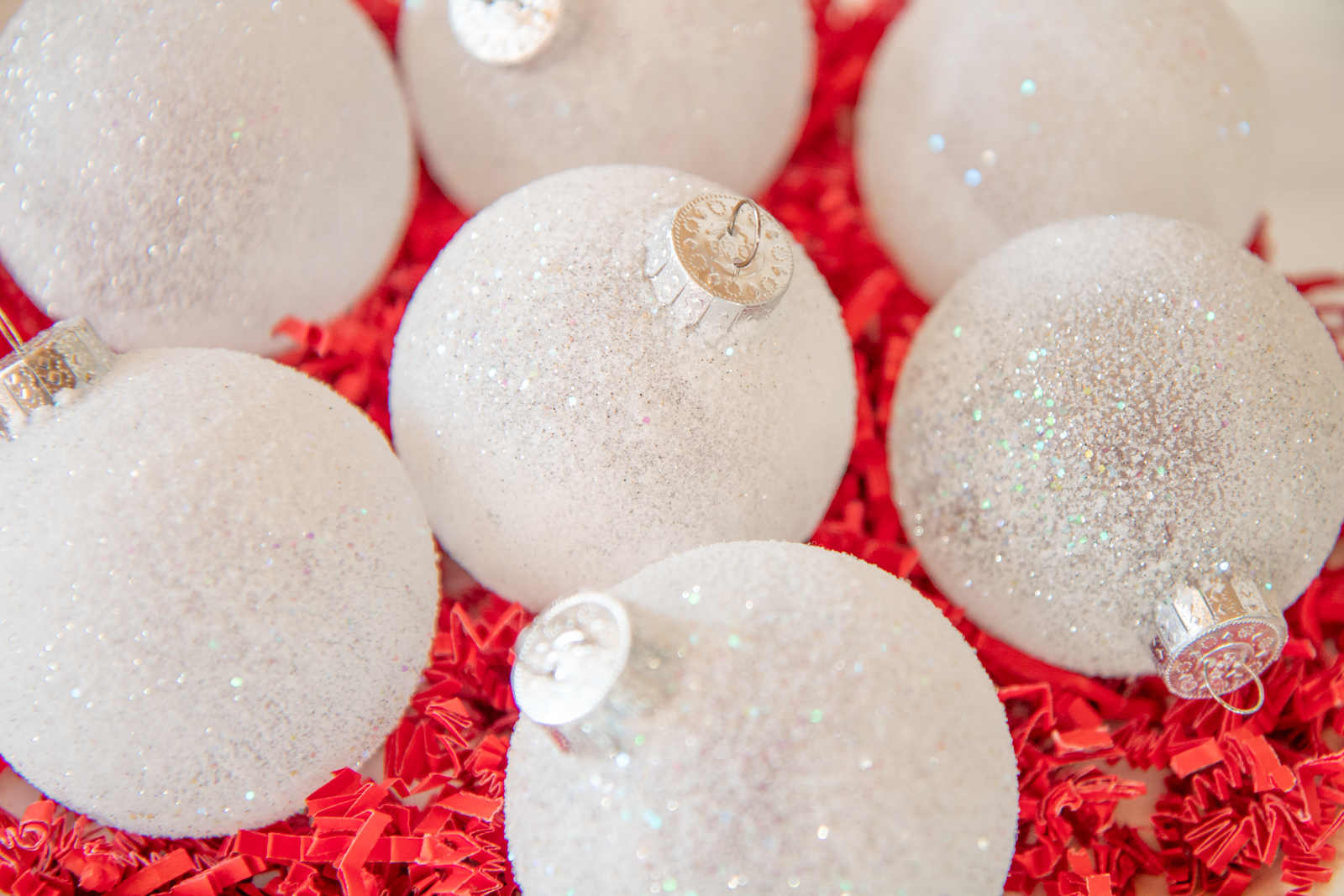 How to make frosted glitter ornaments