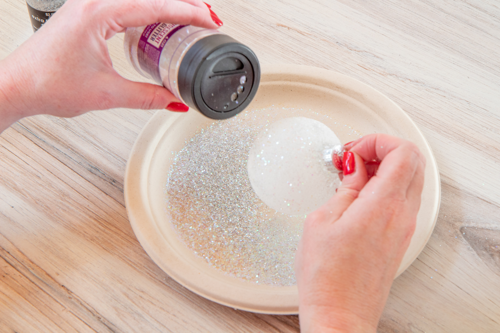 How to make frosted glitter ornaments